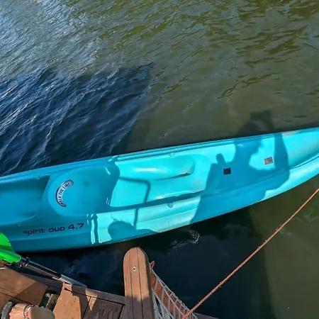 Botel Floating